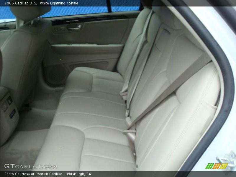 White Lightning / Shale 2006 Cadillac DTS