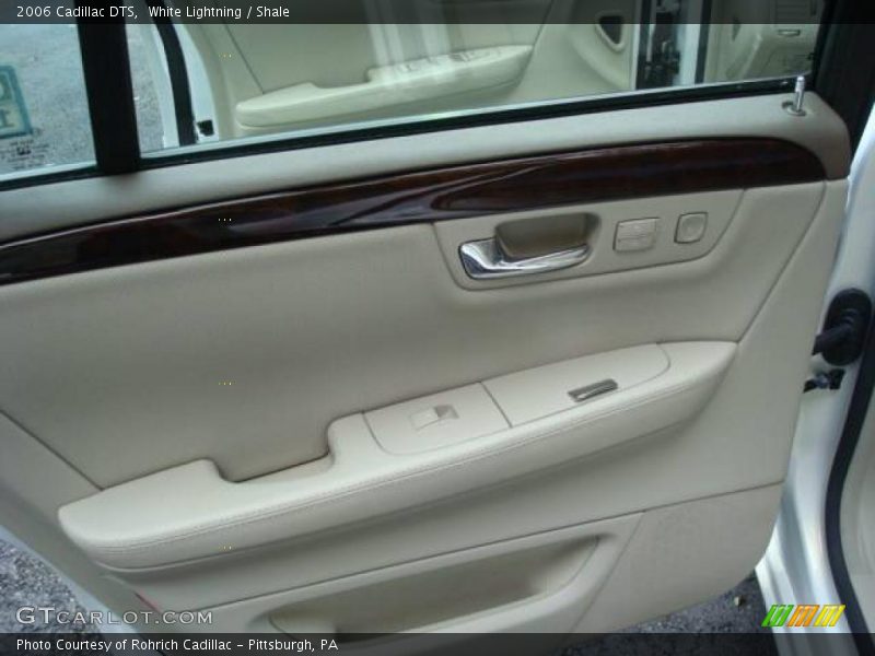 White Lightning / Shale 2006 Cadillac DTS