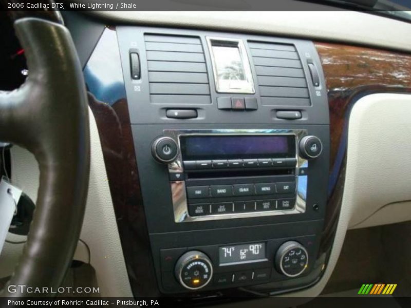 White Lightning / Shale 2006 Cadillac DTS