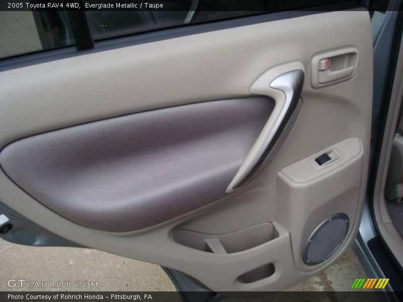 Everglade Metallic / Taupe 2005 Toyota RAV4 4WD