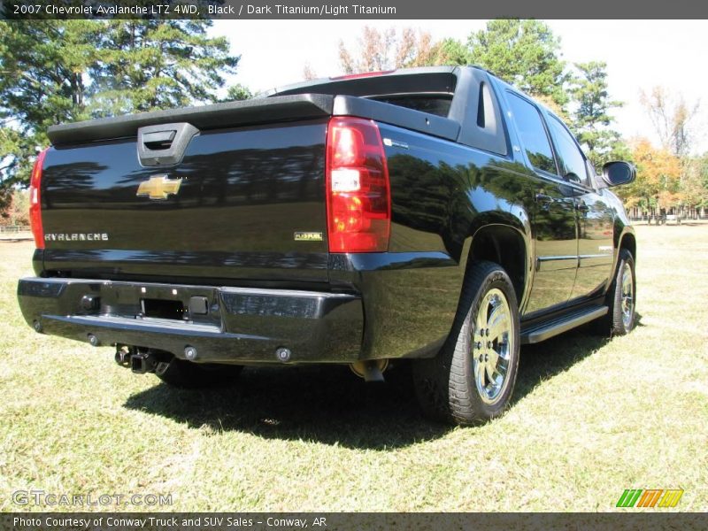 Black / Dark Titanium/Light Titanium 2007 Chevrolet Avalanche LTZ 4WD