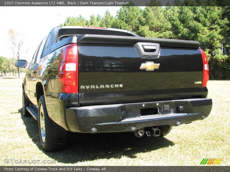 Black / Dark Titanium/Light Titanium 2007 Chevrolet Avalanche LTZ 4WD