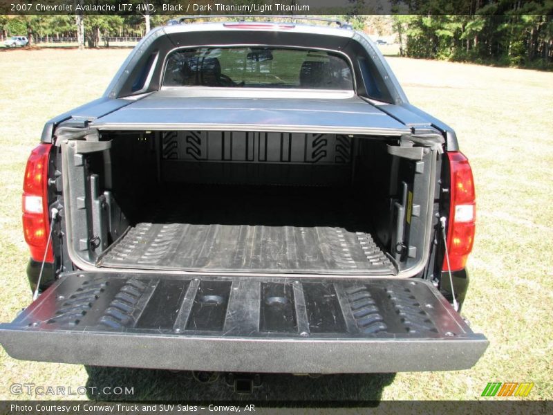 Black / Dark Titanium/Light Titanium 2007 Chevrolet Avalanche LTZ 4WD