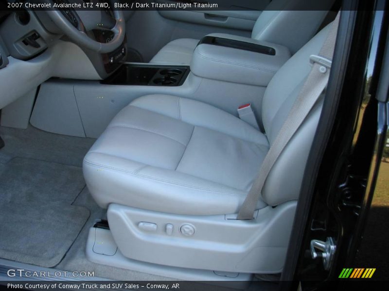 Black / Dark Titanium/Light Titanium 2007 Chevrolet Avalanche LTZ 4WD