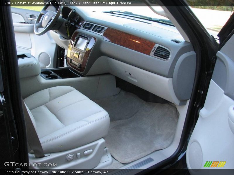 Black / Dark Titanium/Light Titanium 2007 Chevrolet Avalanche LTZ 4WD