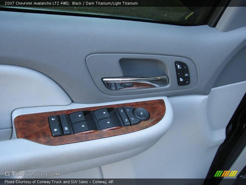 Black / Dark Titanium/Light Titanium 2007 Chevrolet Avalanche LTZ 4WD