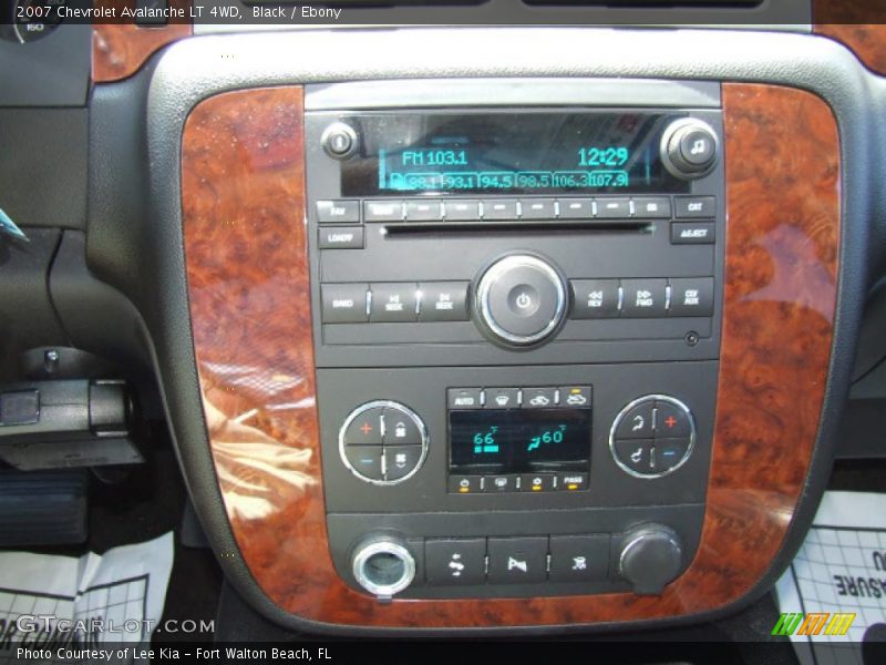 Black / Ebony 2007 Chevrolet Avalanche LT 4WD