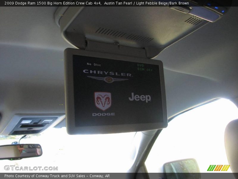 Austin Tan Pearl / Light Pebble Beige/Bark Brown 2009 Dodge Ram 1500 Big Horn Edition Crew Cab 4x4