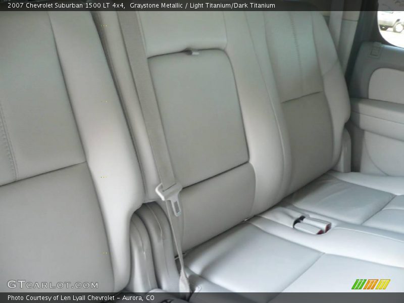Graystone Metallic / Light Titanium/Dark Titanium 2007 Chevrolet Suburban 1500 LT 4x4
