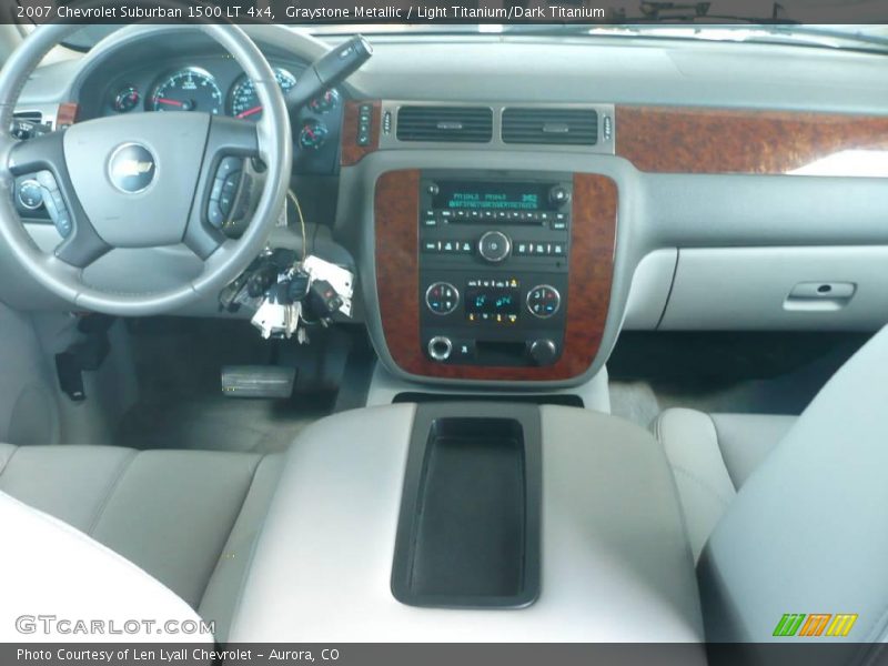 Graystone Metallic / Light Titanium/Dark Titanium 2007 Chevrolet Suburban 1500 LT 4x4