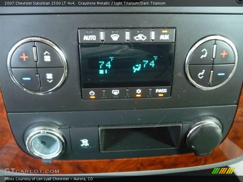 Graystone Metallic / Light Titanium/Dark Titanium 2007 Chevrolet Suburban 1500 LT 4x4