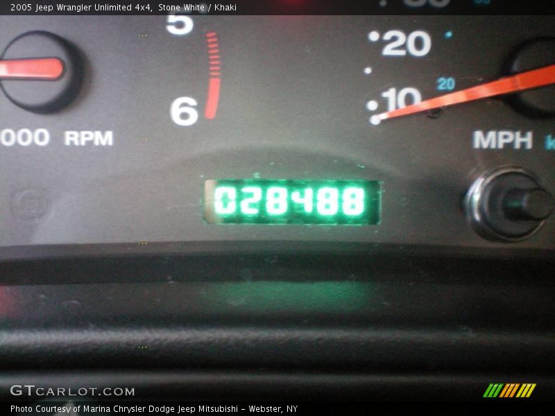 Stone White / Khaki 2005 Jeep Wrangler Unlimited 4x4