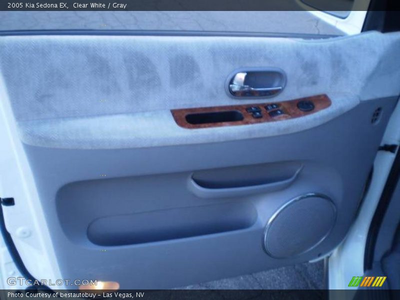 Clear White / Gray 2005 Kia Sedona EX
