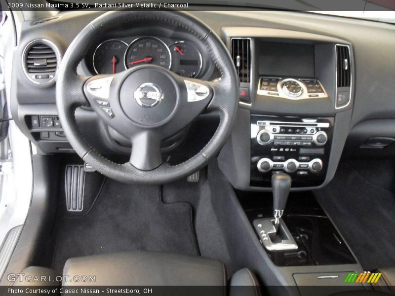Radiant Silver Metallic / Charcoal 2009 Nissan Maxima 3.5 SV
