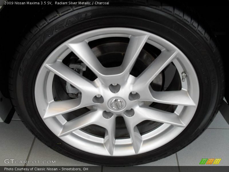 Radiant Silver Metallic / Charcoal 2009 Nissan Maxima 3.5 SV