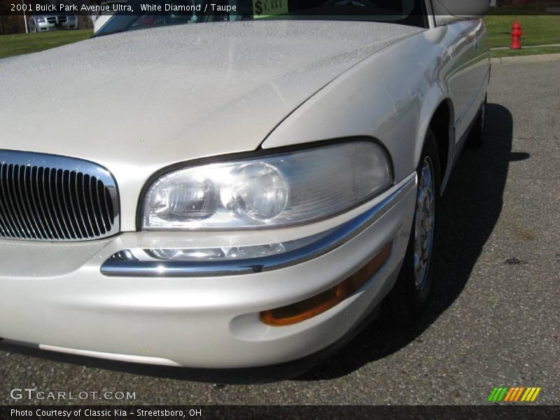 White Diamond / Taupe 2001 Buick Park Avenue Ultra