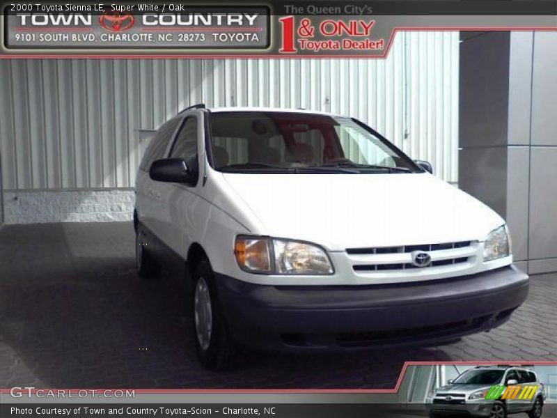 Super White / Oak 2000 Toyota Sienna LE