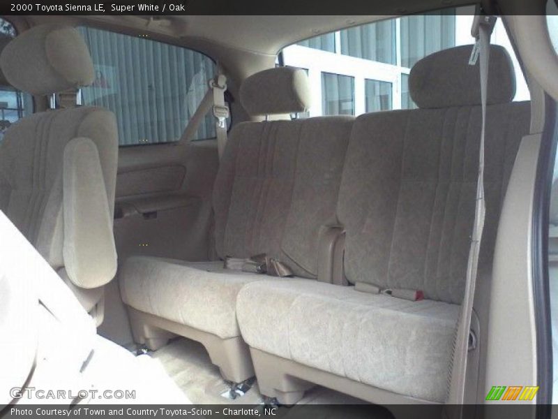 Super White / Oak 2000 Toyota Sienna LE