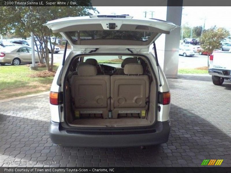 Super White / Oak 2000 Toyota Sienna LE