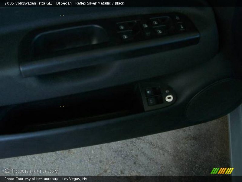Reflex Silver Metallic / Black 2005 Volkswagen Jetta GLS TDI Sedan
