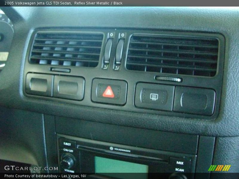 Reflex Silver Metallic / Black 2005 Volkswagen Jetta GLS TDI Sedan