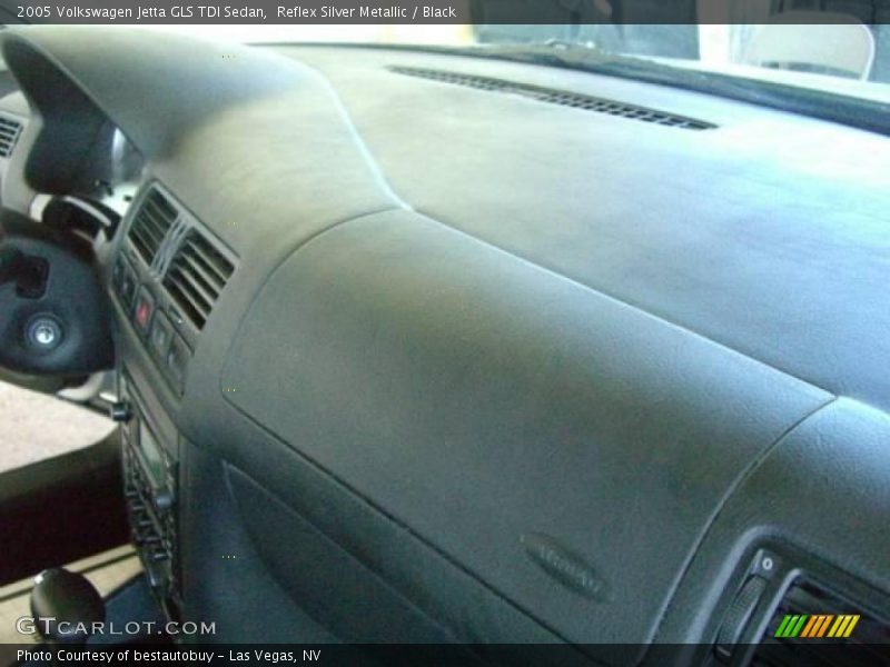 Reflex Silver Metallic / Black 2005 Volkswagen Jetta GLS TDI Sedan