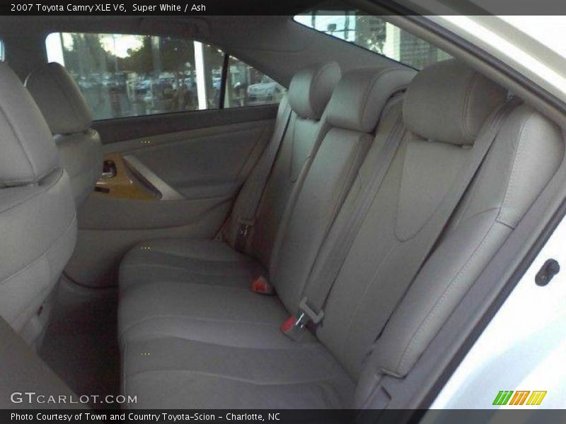 Super White / Ash 2007 Toyota Camry XLE V6