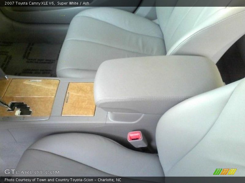 Super White / Ash 2007 Toyota Camry XLE V6