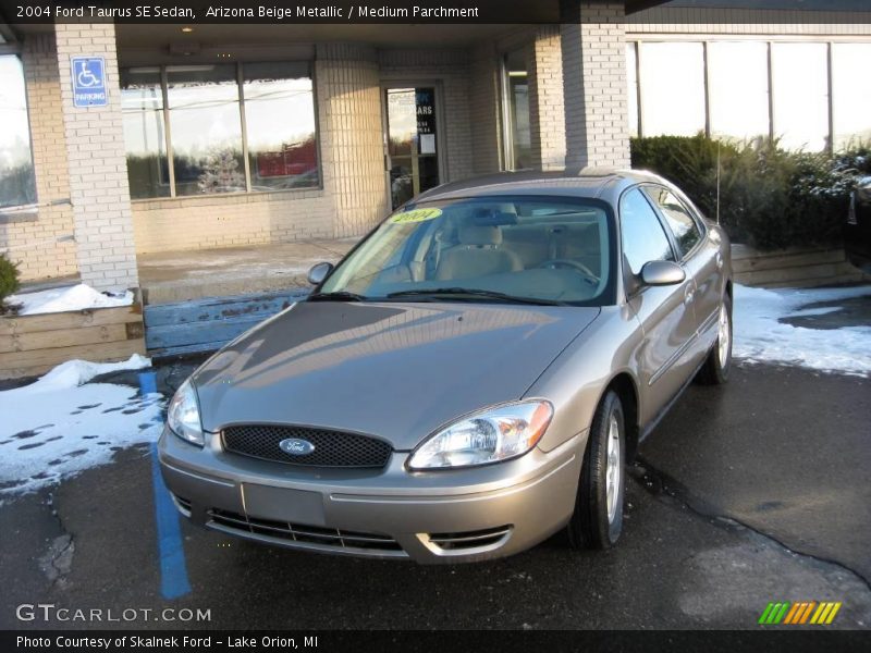 Arizona Beige Metallic / Medium Parchment 2004 Ford Taurus SE Sedan
