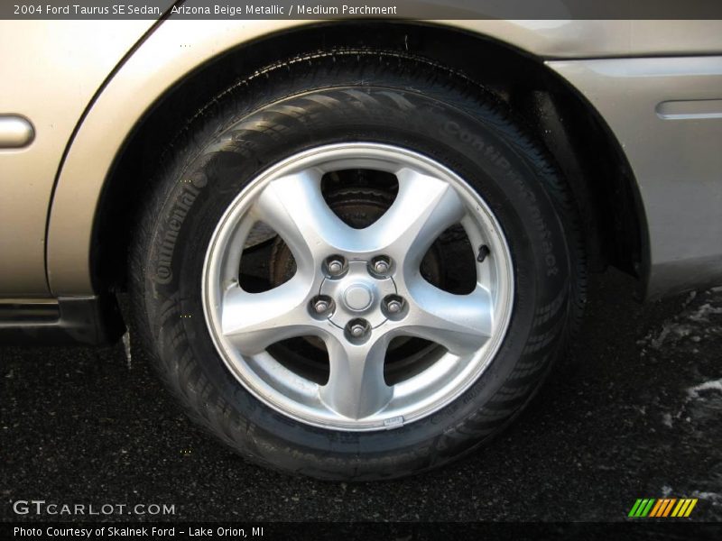 Arizona Beige Metallic / Medium Parchment 2004 Ford Taurus SE Sedan