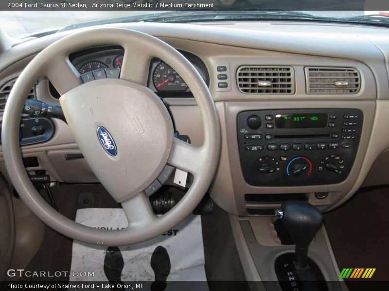 Arizona Beige Metallic / Medium Parchment 2004 Ford Taurus SE Sedan