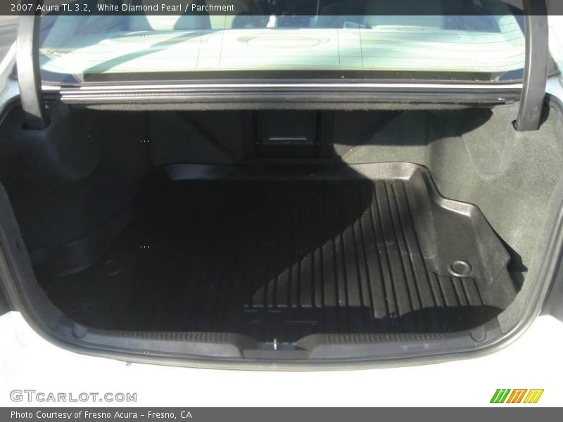 White Diamond Pearl / Parchment 2007 Acura TL 3.2