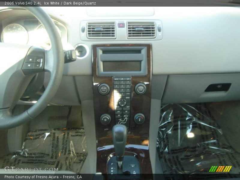 Ice White / Dark Beige/Quartz 2006 Volvo S40 2.4i