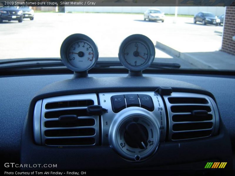 Silver Metallic / Gray 2009 Smart fortwo pure coupe