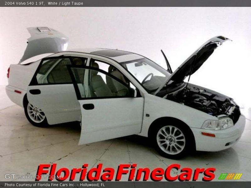 White / Light Taupe 2004 Volvo S40 1.9T