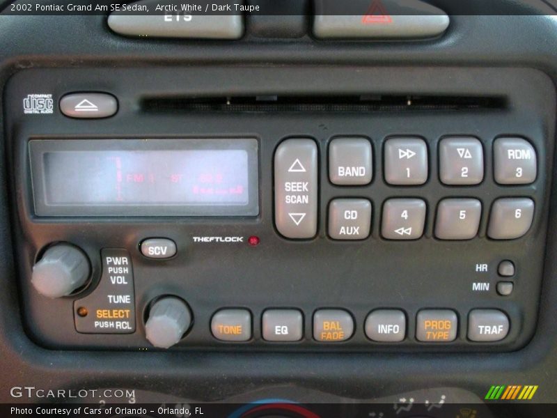 Arctic White / Dark Taupe 2002 Pontiac Grand Am SE Sedan