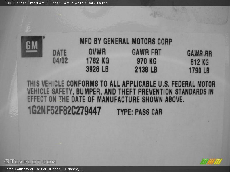 Arctic White / Dark Taupe 2002 Pontiac Grand Am SE Sedan