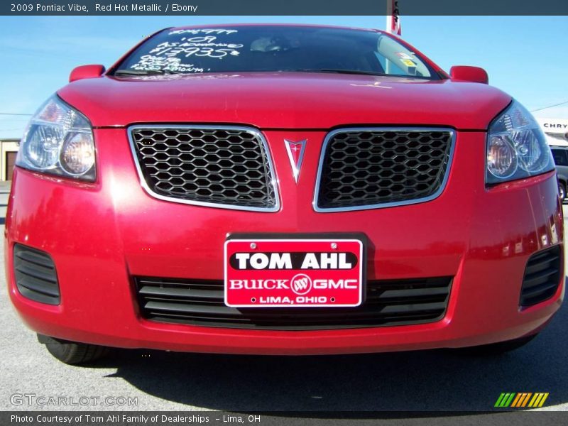 Red Hot Metallic / Ebony 2009 Pontiac Vibe