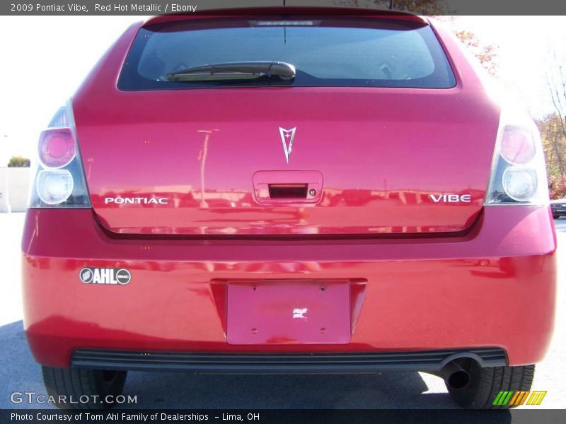 Red Hot Metallic / Ebony 2009 Pontiac Vibe