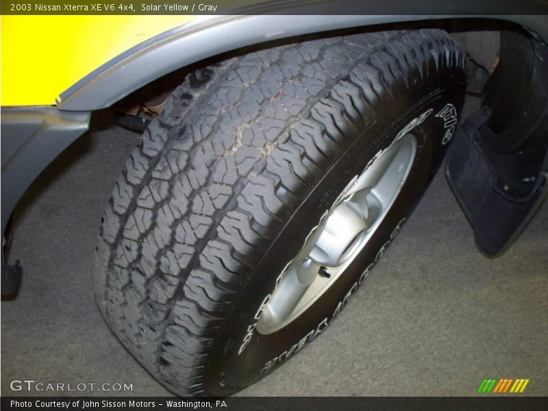 Solar Yellow / Gray 2003 Nissan Xterra XE V6 4x4