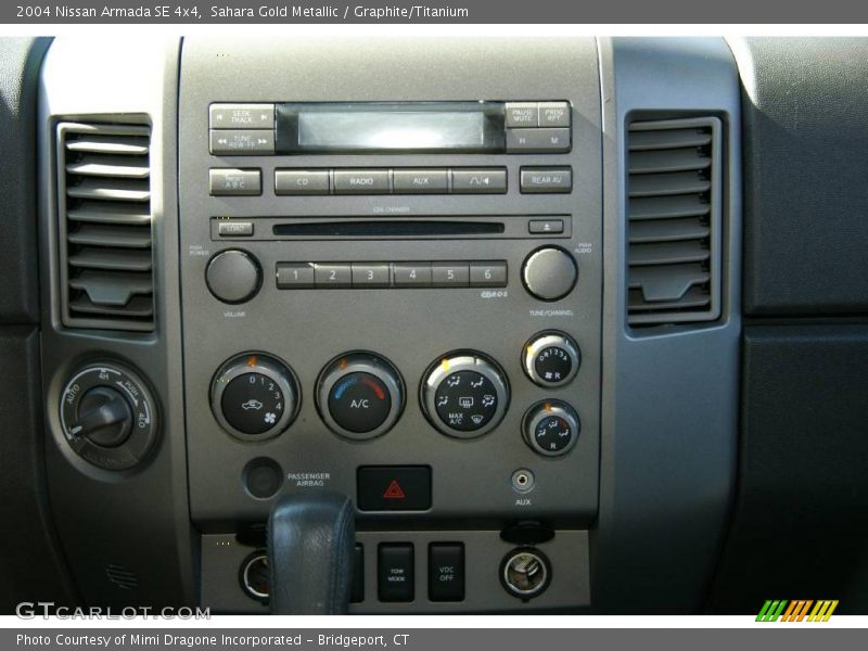 Sahara Gold Metallic / Graphite/Titanium 2004 Nissan Armada SE 4x4