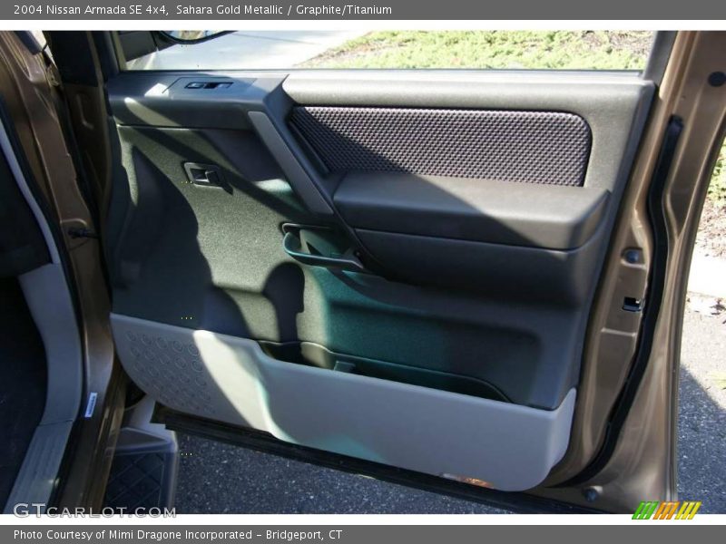Sahara Gold Metallic / Graphite/Titanium 2004 Nissan Armada SE 4x4