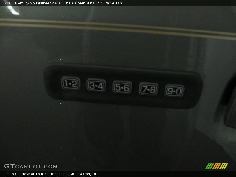 Estate Green Metallic / Prairie Tan 2001 Mercury Mountaineer AWD