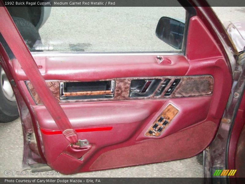 Medium Garnet Red Metallic / Red 1992 Buick Regal Custom