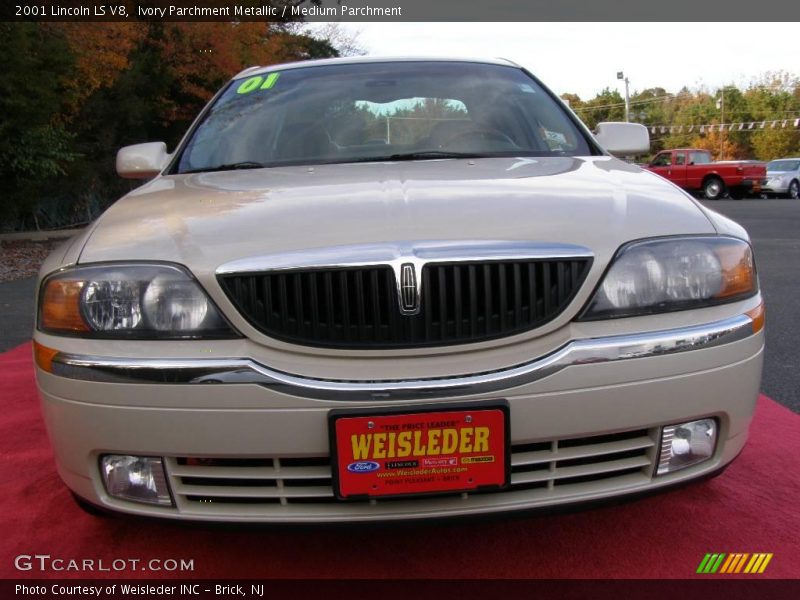Ivory Parchment Metallic / Medium Parchment 2001 Lincoln LS V8