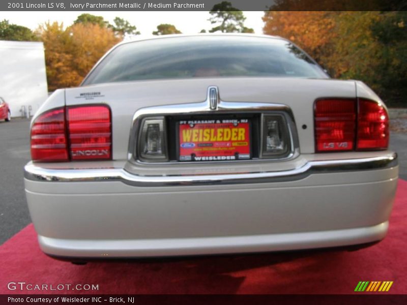 Ivory Parchment Metallic / Medium Parchment 2001 Lincoln LS V8