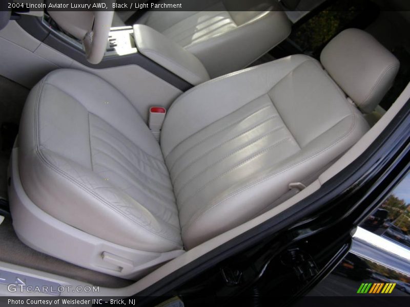 Black / Light Parchment 2004 Lincoln Aviator Luxury AWD