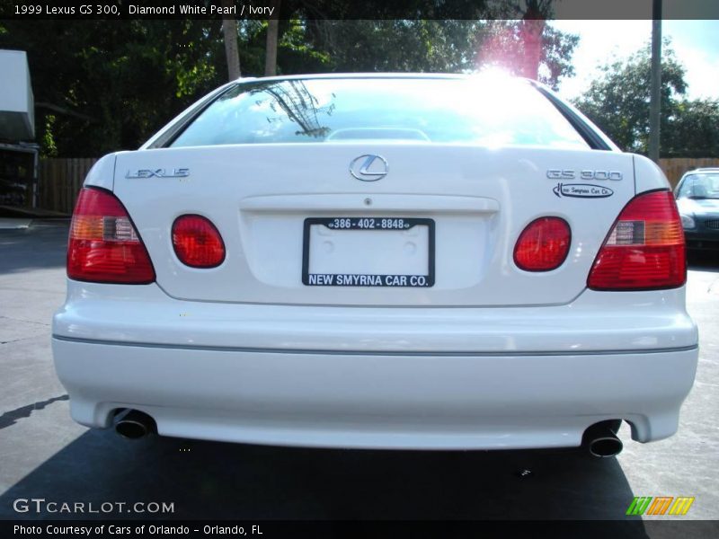 Diamond White Pearl / Ivory 1999 Lexus GS 300
