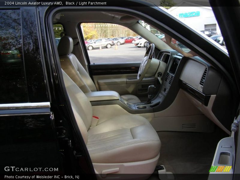 Black / Light Parchment 2004 Lincoln Aviator Luxury AWD