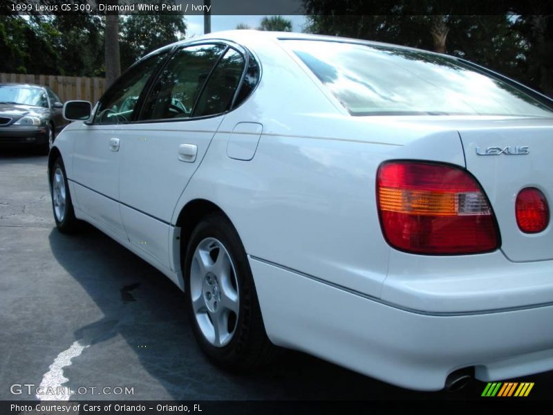 Diamond White Pearl / Ivory 1999 Lexus GS 300
